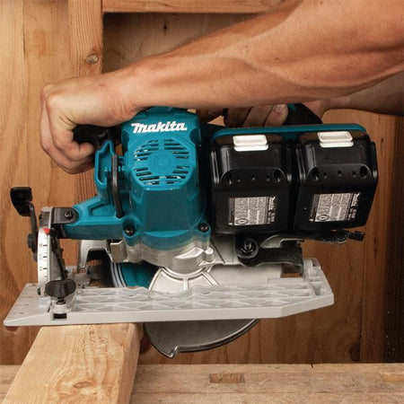 Makita 7-1/4" Cordless Circular Saw with Brushless Motor - DHS780Z